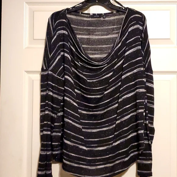 Sweater - Picture 1 of 1